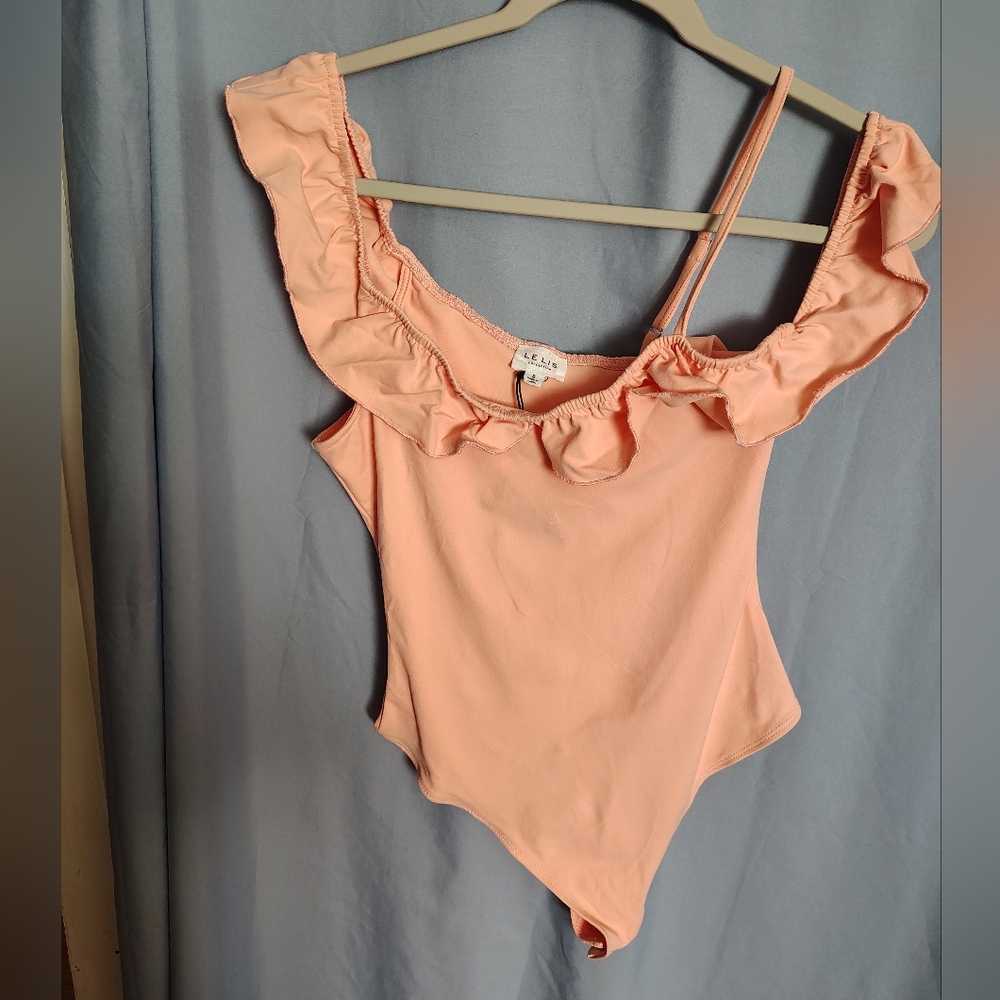 NWT Le Lis Pink Ruffle Bodysuit Sz S